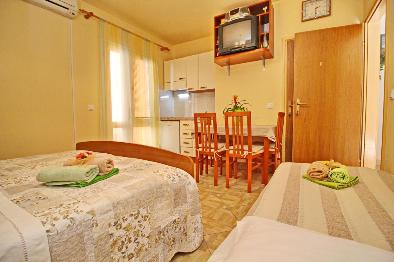 יאנוב Apartments Sea Line מראה חיצוני תמונה